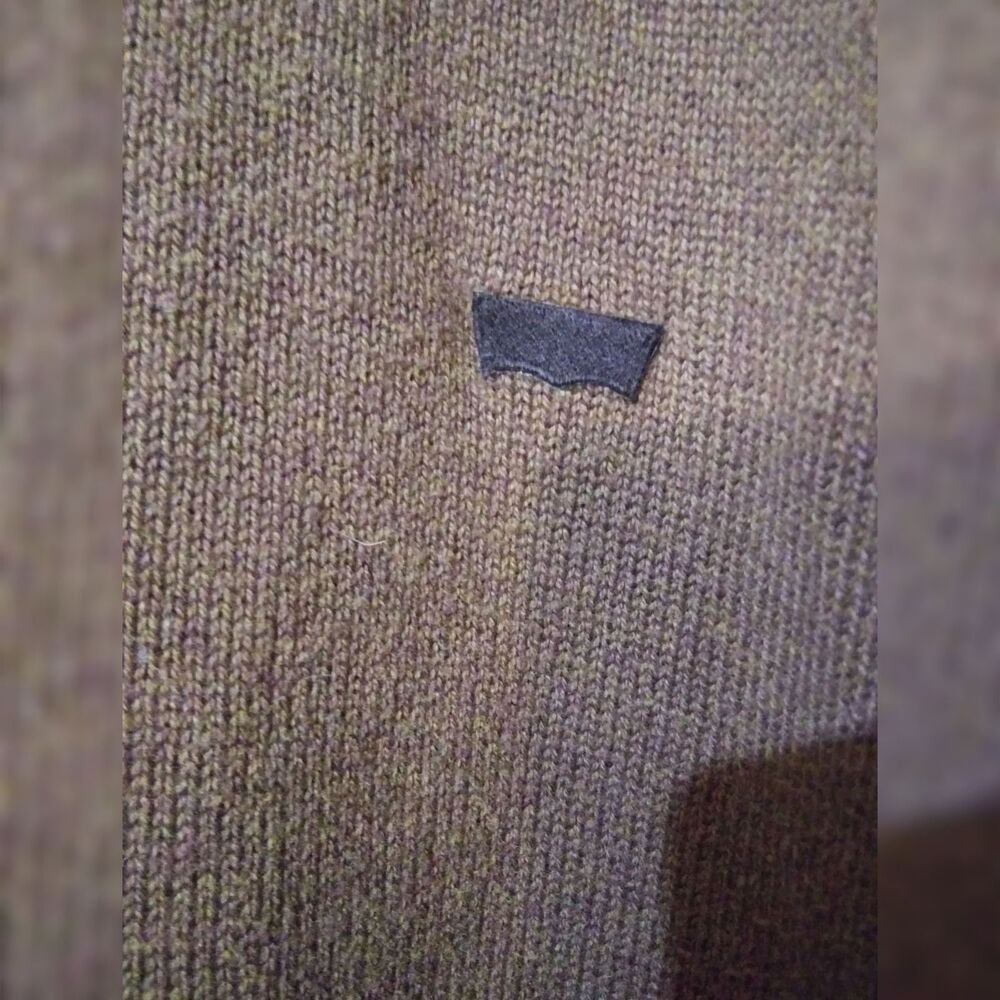 Levi's sweater - Picture 2 of 6